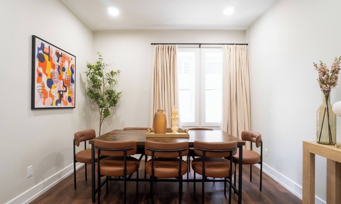 North Bergen House | Luxury 3-Story Home Near NYC - 5BR, 9 Beds, Parking & Modern Comfort