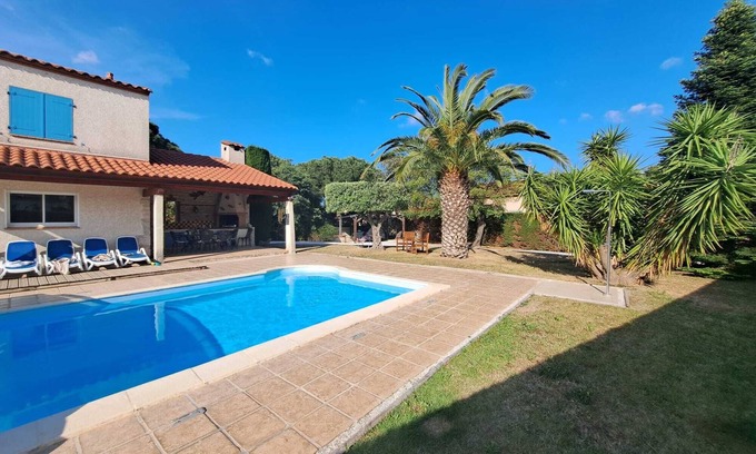Argeles-sur-Mer Villa | Luxury 4 Bed Villa, Private Pool, Wifi, Aircon, Quiet Area, Lovely Seaside Town