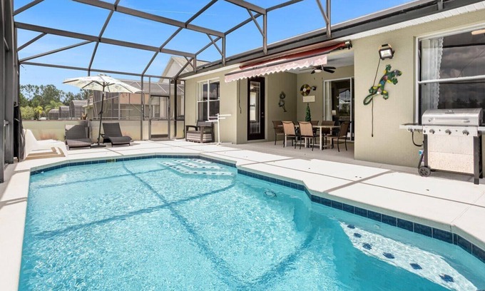 Crystal Cove House | Luxury 4BR Home - Private Pool, BBQ - Near Disney!