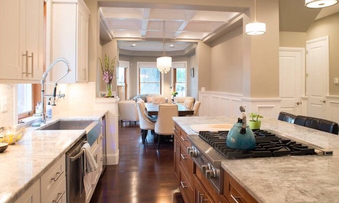 Mapleton Hill House | Luxury 6BR family home in the city center