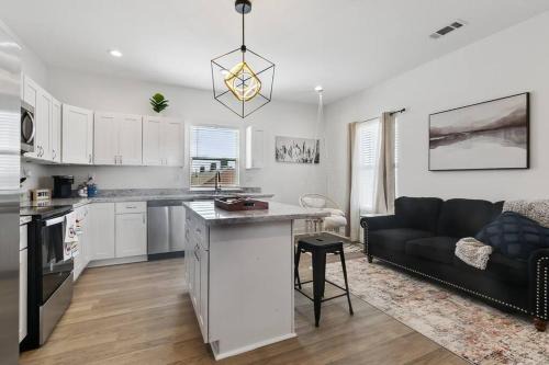 Saint Roch Apartment | Luxury 6BR Oasis near French Qtr