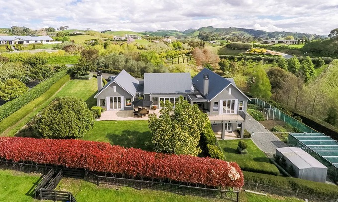 Havelock North House | Luxury Accommodation Hawkes Bay New Zealand