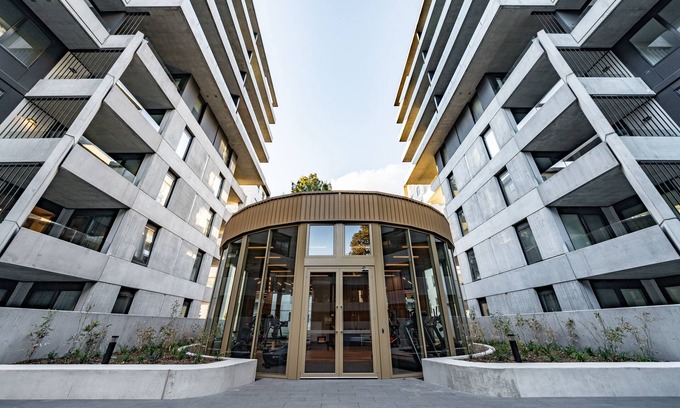 Turner Apartment | Luxury and Stylish Apt on NB Ave