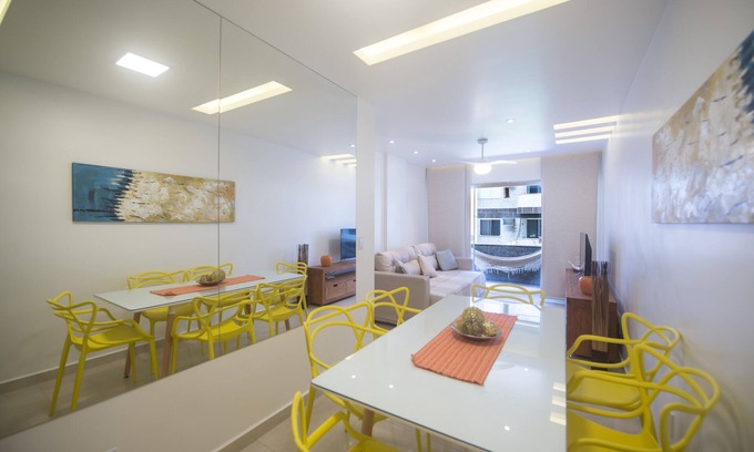 Centro Apartment | LUXURY APARTMENT brand new building in front of Praia do Forte with WIFI + NETFLIX