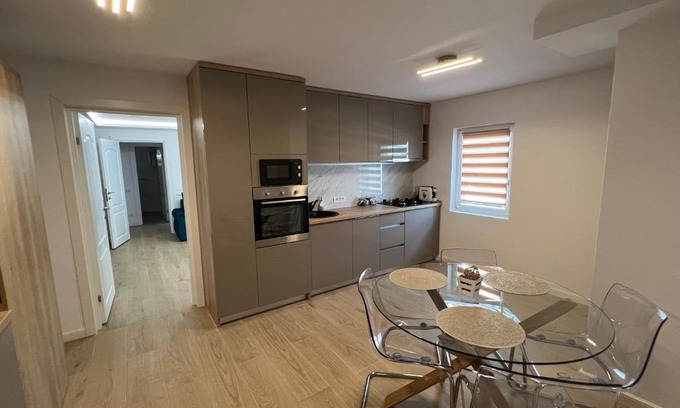 Curtea De Arges Apartment | Luxury Apartment Centrul Vechi