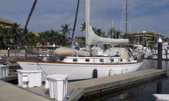 Nuevo Vallarta Boat Rental | LUXURY AT THE DOCK.and we’re Pet Friendly! One Minute Walk To The Beach.