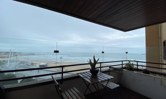 Aldoar Foz do Douro e Nevogilde Condo | luxury beachfront flat in Porto beach district, full amenities