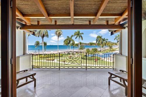 Playa Flamingo House | Luxury beachfront unit in Flamingo right in front of the waves