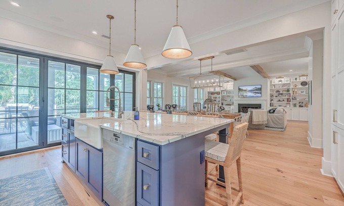 Seabrook Island House | Luxury Beachhome Infinity Pool Chefs Kitchen Elevator