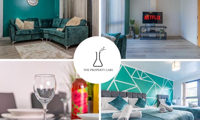 The Westside Apartment | Luxury Birmingham City Centre Townhouse with BALCONY- Sleeps 10 - FREE Parking - Perfect for Contractors, Business Travellers, Families and other Groups - Near Bullring, Newstreet, Selfridges, NEC, NIA & Birmingham airport