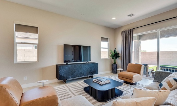 Enterprise Villa | Luxury bungalow, 4 bedrooms, 3.5 bathrooms, near By Ave 9242