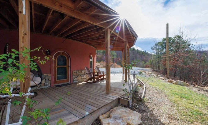 Stanley Apartment | Luxury Bunker Retreat | Shenandoah Views & Ultimate Seclusion