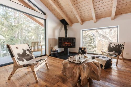 Graechen Ski Chalet | Luxury chalet with panoramic views, sauna, hot tub & cinema