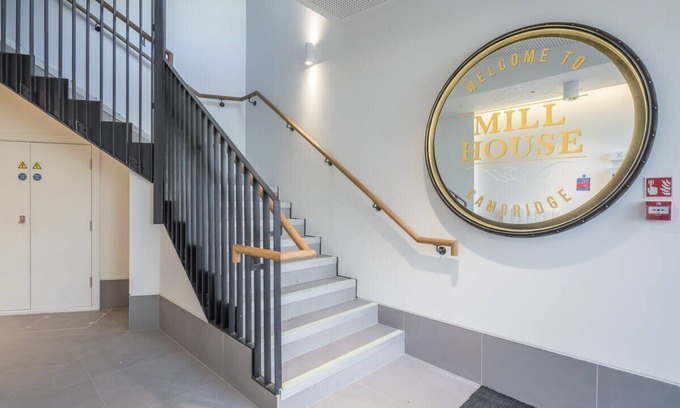 Cambridge City Centre Apartment | Luxury City Centre Flat, Stunning Water View