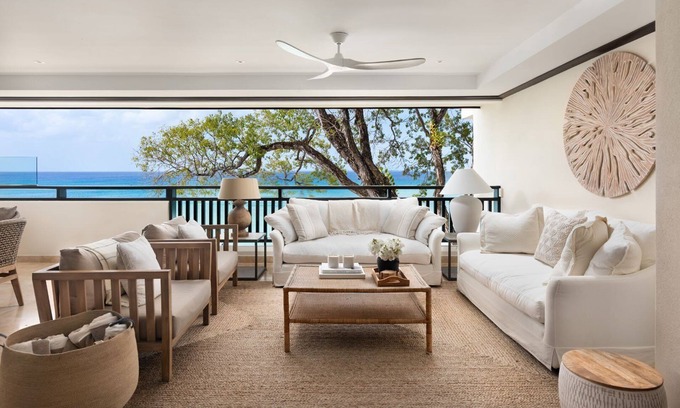 Old Trees Bay Condo | Luxury Condo on Beach - Coral Cove 7