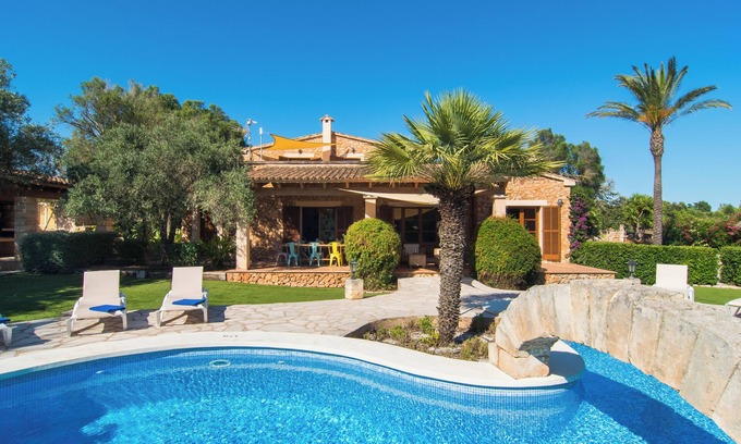 Sant Llorenc des Cardassar Villa | Luxury finca, of over 330 m2, private pool and free WIFI,