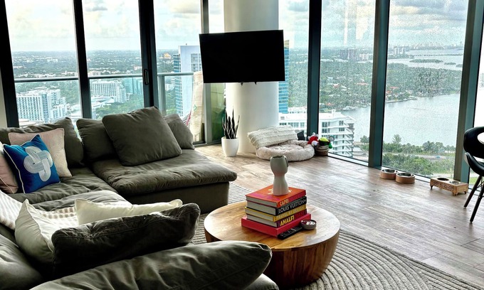 Edgewater Condo | LUXURY furnished 1bd/1.5 ba condo w.Tennis Court, Gym, Doorman, Miami Edgewater