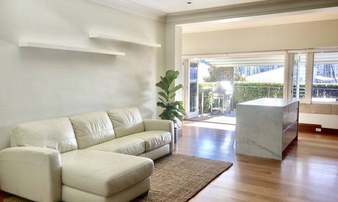 Darling Point Apartment | Luxury Harbour and City Skyline Views
