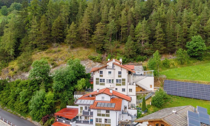 Kauns House | Luxury holiday home with stunning views & oak sauna