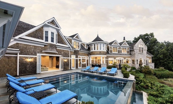 New Buffalo House | Luxury home with infinity pool overlooking Lake Michigan, outside turf play area