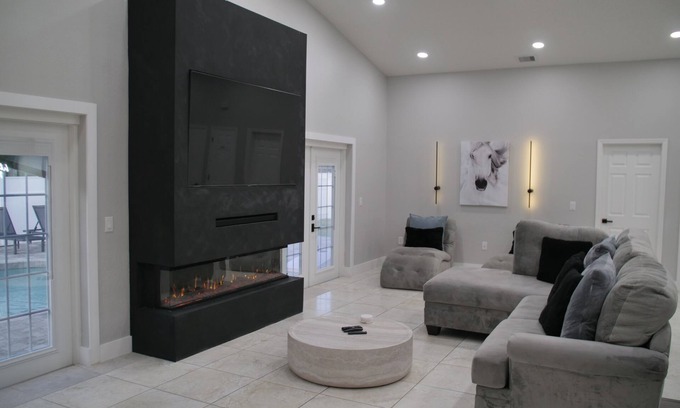 Buena Ventura Lakes House | Luxury Home with Pool & 6 Beds near Disney