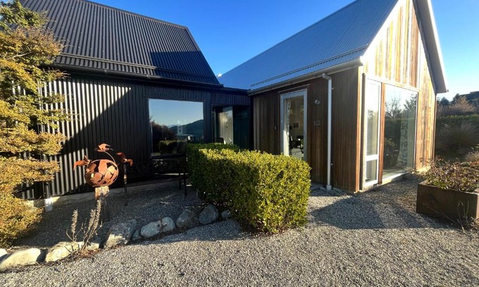 Lake Tekapo House | Luxury Lake View House