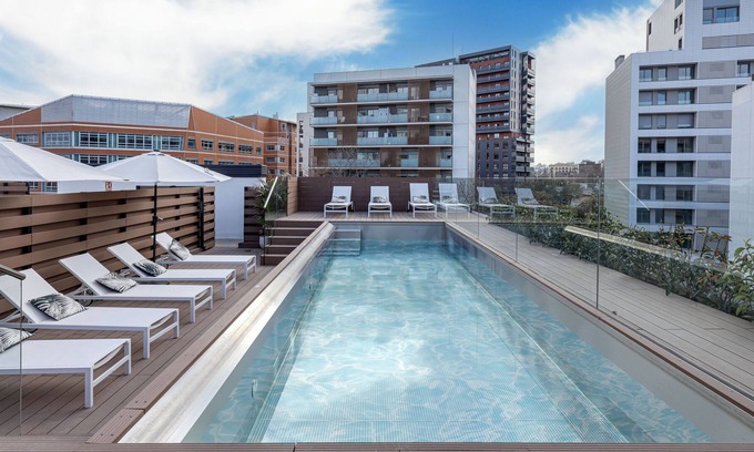 El Parc i la Llacuna del Poblenou Apartment | Luxury loft with Pool and Balcony