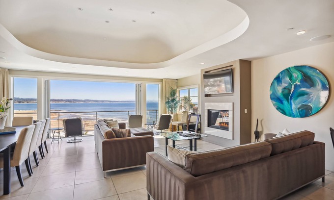 Capitola House | Luxury Oceanside Dream – Steps to Capitola Beach