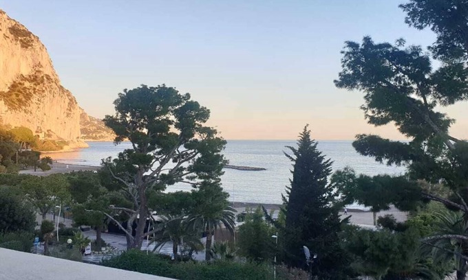 Beaulieu-sur-Mer House | Luxury one large bedrom flat with large sea view.
