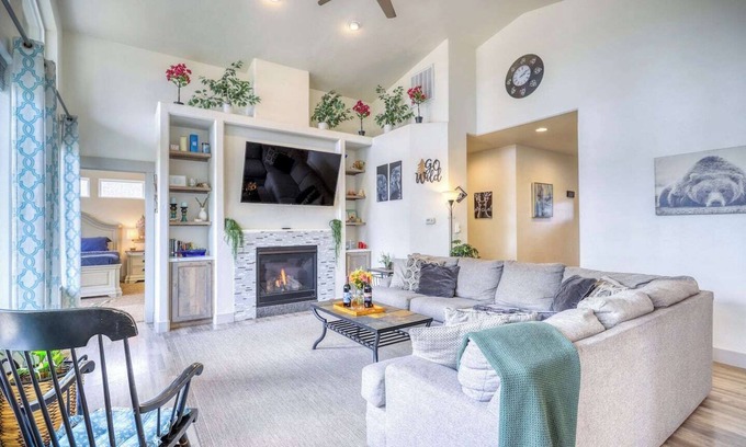 Pagosa Vista House | Luxury Pagosa Home; Pet Friendly with Hot Tub