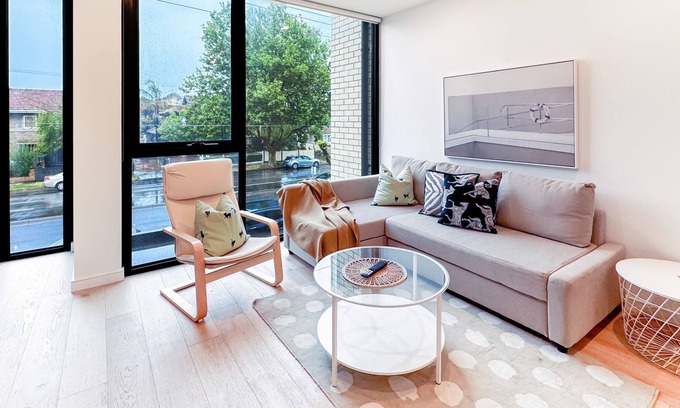Port Melbourne House | Luxury Parkside 4 level Townhouse
