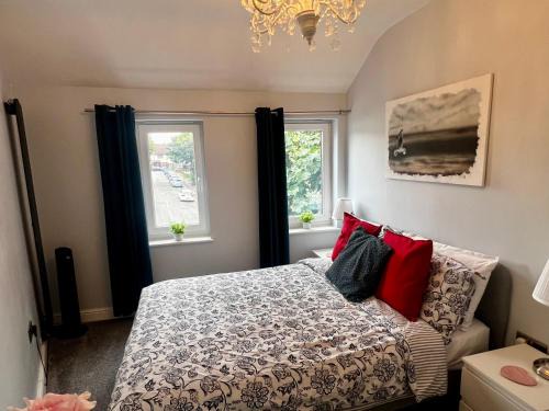 Southend-on-Sea House | Luxury Retreat Beach House - Sleeps 6