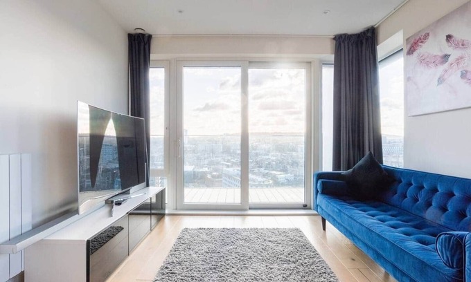 Woolwich Apartment | Luxury riverside penthouse