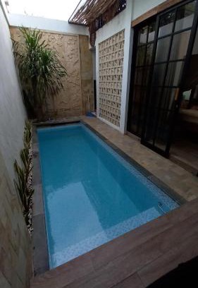 Gresik House | Luxury Room with Pool at Vila Raima