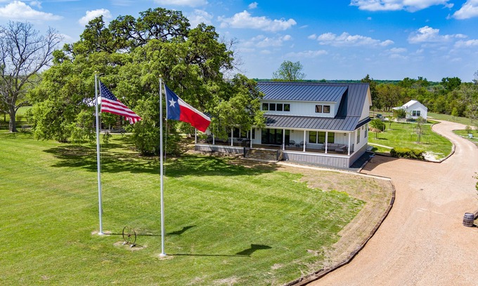 Round Top House | Luxury Round Top Retreat - The Lone Star Farm