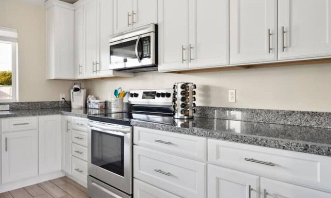 Southwest Village House | Luxury Scottsdale Home, walk to Old Townn