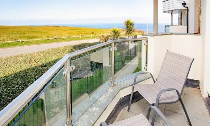 Newquay Apartment | Luxury Sea View Apartment In Pentire, Newquay