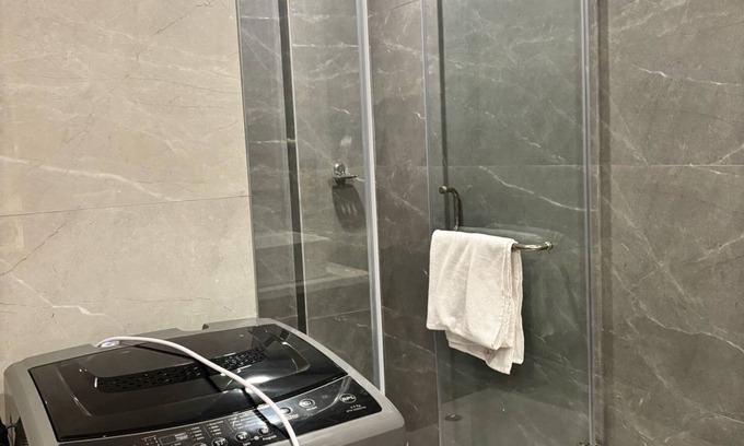 Gurugram Apartment | Luxury Service/Rental 1BHK apartment in Gurgaon with WiFi, AC