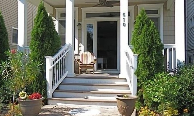 North End House | Luxury Single Family Home, Handicap Accessible - 1 Block To Beach & Boardwalk.