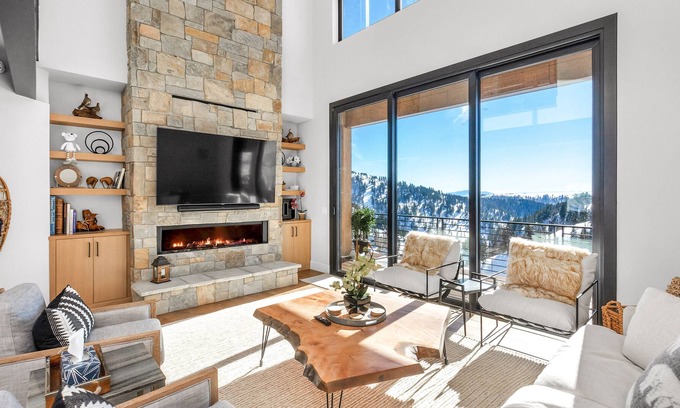 Powder Mountain House | Luxury Slopeside Home with Hot tub! Incredible Views!
