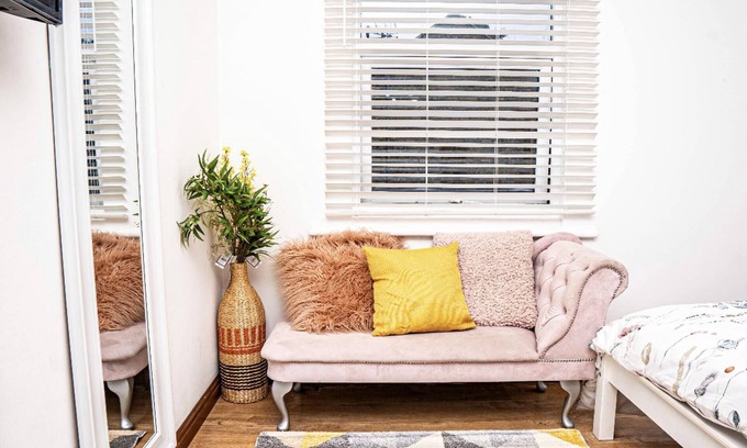 Wimbledon Park Apartment | Luxury Studio Flat in London