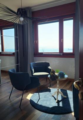 Roiano-Gretta-Barcola-Cologna-Scorcola Apartment | Luxury Sunset View