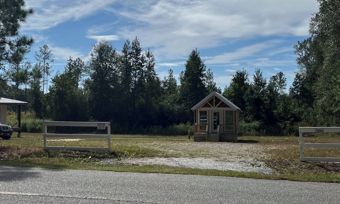 Auburn - Opelika Cabin | Luxury Tiny Home in the Country - 20 min to Downtown Auburn!