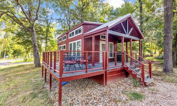 Mineola House | Luxury Tiny Home with Private Sand Beach Lake Access and Hot Tub