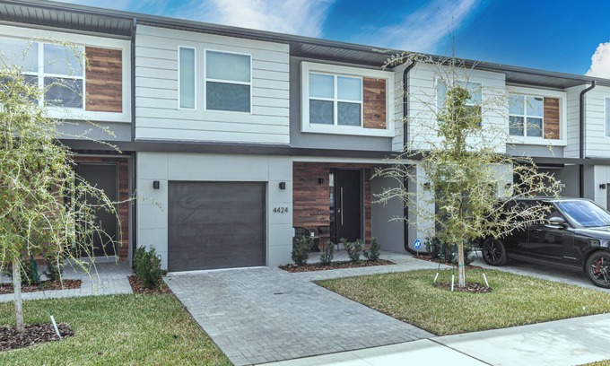 Kissimmee House | Luxury Townhome near attractions!