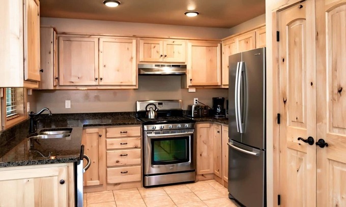 Rexburg Apartment | Luxury Two Bedroom Double King suite #7