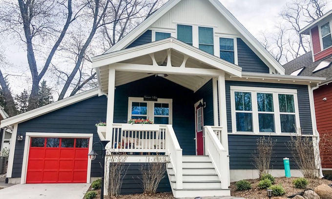 New Buffalo House | Luxury vacation cottage - walk to downtown New Buffalo, beach, and heated pool!