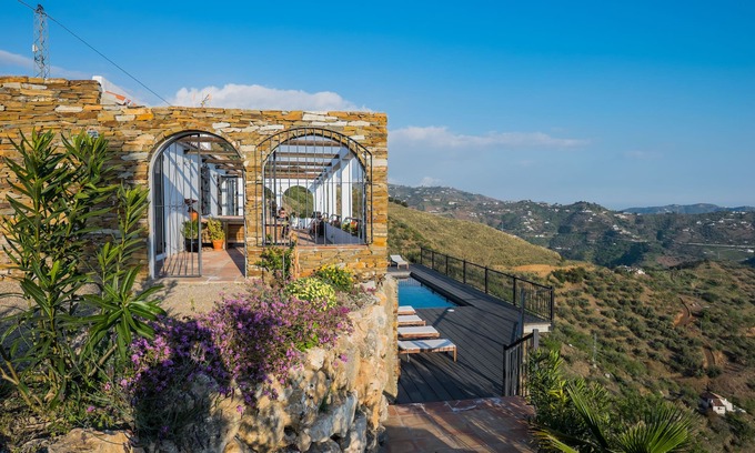 Arenas Villa | Luxury vacation villa for 8 with private pool, sea views Andalusia