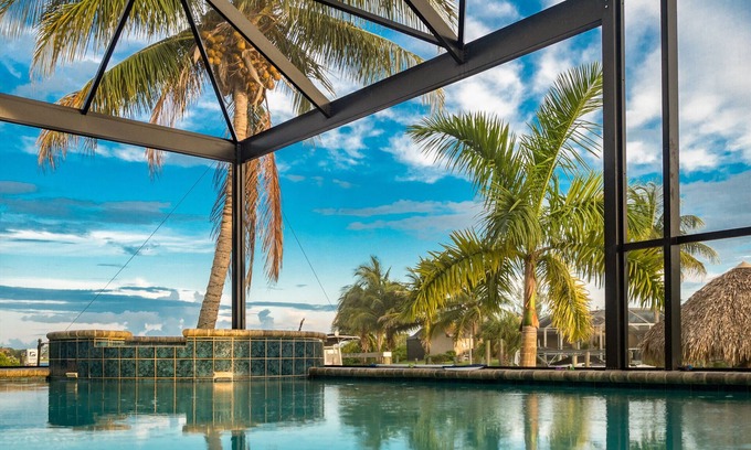 Pelican Villa | Luxury villa with private boat (optional) in Cape Coral, Florida