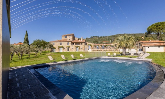 Cortona Villa | Luxury Villa with private SPA and beautful swimming poo
